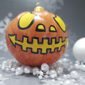 A charming  Christmas Hand-painted glass  ball, glass Halloween ornament