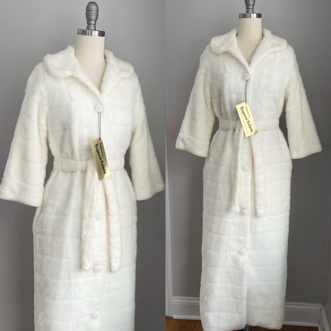 Retro White Robe Luxurious Vintage 1960's Deadstock Fluffy White Faux Fur Robe With ...