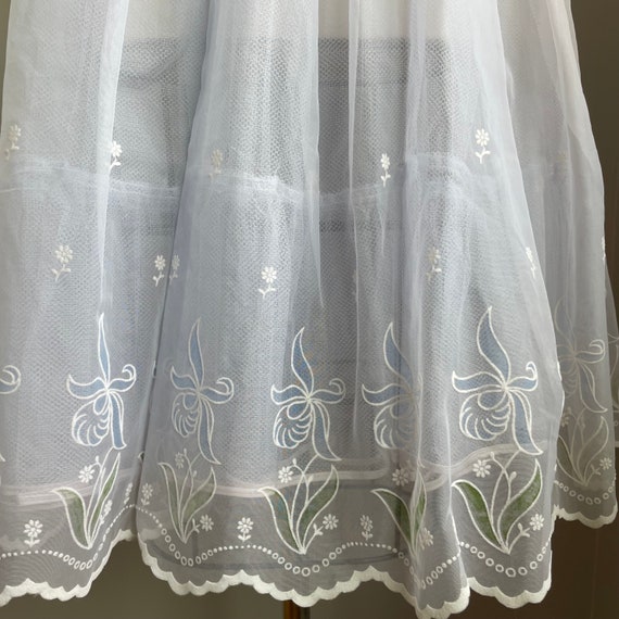 Vintage 1950’s Pale Blue Flocked Floral Crinoline… - image 4