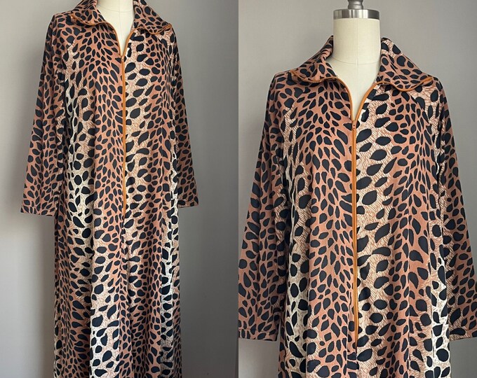 Vintage 1960s Silky Nylon Leopard Print Zip up House Dress Robe Medium