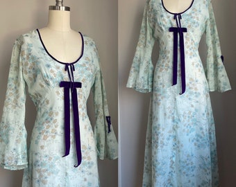 Vintage 1970’s Dainty Florals on Baby Blue Cottagecore Maxi Dress Small