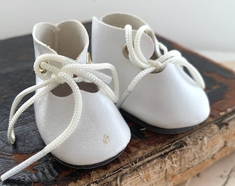 Chaussures de poupée vintage - Chaussures à lacets blanches