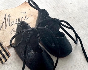 Bottes de poupée à lacets vintage, chaussures Itty Bitty noires