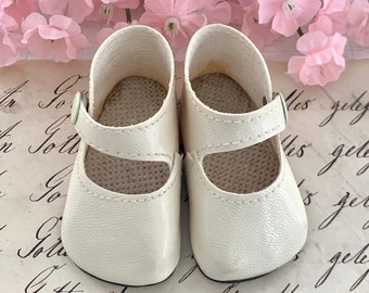 Vintage Doll Shoes - Creamy White Mary Janes