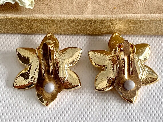 Vintage Gold Flower Clip On Earrings, Gold Plated… - image 7