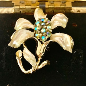 Vintage Floral Brooch Pin