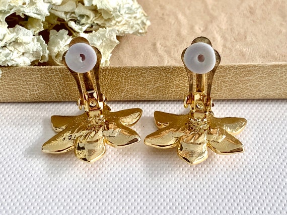 Vintage Gold Flower Clip On Earrings, Gold Plated… - image 6