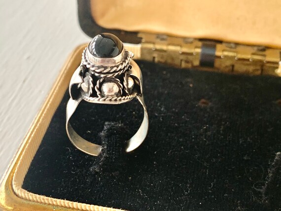 Vintage Mexican Black Onyx & Silver Ring - image 2