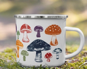 Taza de hongo, taza de camping esmaltada para glamping con diseño de chica granola, taza de campista esmaltada, taza de fogata, taza estilo cottagecore, taza de café con hongos, taza estilo bosque