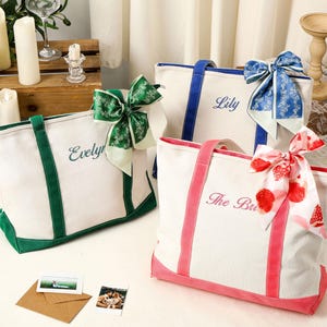 Sac fourre-tout personnalisé, sac fourre-tout en toile, cadeau de demoiselle d'honneur, sac fourre-tout avec ruban, pochette brodée avec initiales, cadeau d'enterrement de vie de jeune fille personnalisé