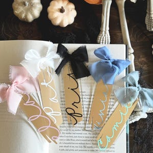 Bow Bookmark, Personalized Bookmark - Unique Reading Companion, Book Lover Gift Bookmark, Custom Bow Bookmark