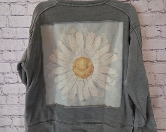 Embroidered Heart Daisy Fleece Crewneck, Ladies Medium