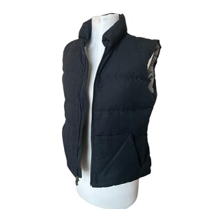 Chaleco acolchado azul marino de plumas Eddie Bauer estilo vintage Y2K para mujer, talla M, estilo Gorpcore acogedor.