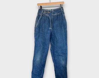 Vaqueros estilo mom jeans de tiro alto y corte ajustado, estilo vintage de los 80, marca BonJour, con cintura asimétrica, talla 8.