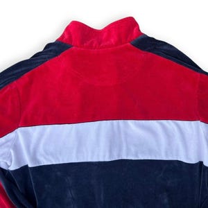 Conjunto deportivo vintage Y2K de Fila de terciopelo, talla XXL, chaqueta y pantalón con cremallera completa en rojo, blanco y azul. imagen 14
