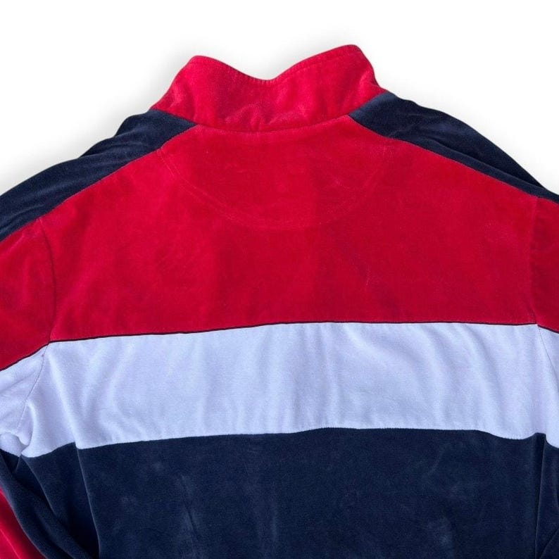 Conjunto deportivo vintage Y2K de Fila de terciopelo, talla XXL, chaqueta y pantalón con cremallera completa en rojo, blanco y azul. imagen 14