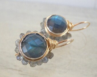 Kolczyki Boho Labradorite Flower, Biżuteria z Labradoritem, Naturalne Kolczyki z Labradoritem, Prezent Dla Niej, Małe Kolczyki Wiszące, Styl Boho