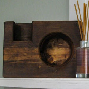 Rustic Dark Wooden Phone Speaker – Handmade Acoustic Amplifier with 4&quot; Speaker Hole
