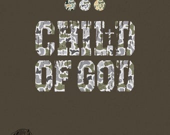 Camiseta de fe PNG: Camiseta de niño de Dios, cristiana, diseño de camuflaje cruzado (descarga digital)