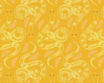Stoff von Windham Fabrics TABANCA by Tamara Kate - Mayaro Schlangen auf Gold Karibik inspiriert 52818-10