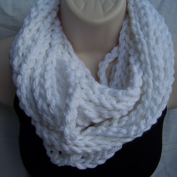 Crochet Infinity Rope Scarf