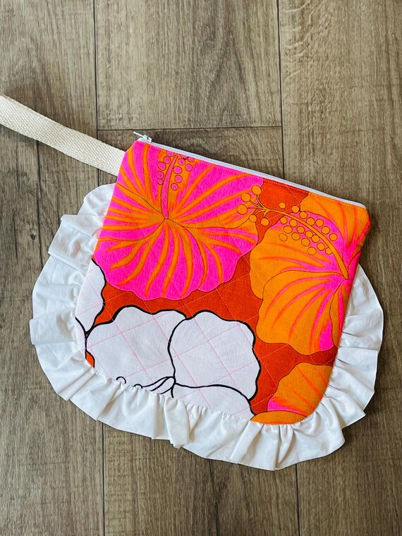 Vintage Hawaiian Hibiscus Quilted Clutch: Ruffle Pouch Evening Bag