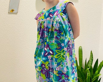 Made in Hawaii Vintage Muumuu / Vintage Hawaiian Sundress