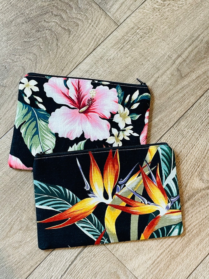 Hawaiian Barkcloth / Zipper Pouches / Hibiscus image 1