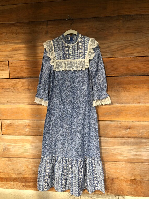 Vintage Muumuu/ Vintage Hawaiian/ Dusty Blue Flora