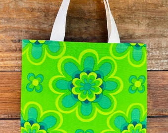 Vintage Mod Shoulder Bag / Green Tote / Purse / Handbag