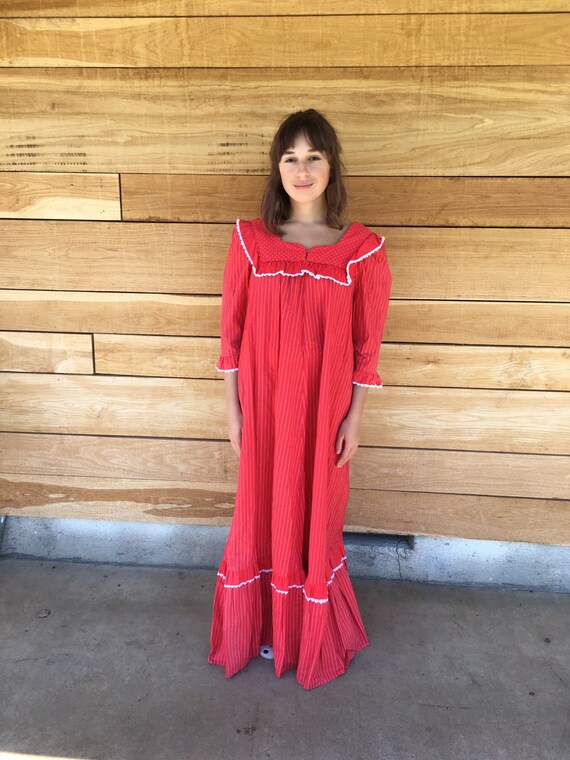 vintage hawaiian muumuu dress