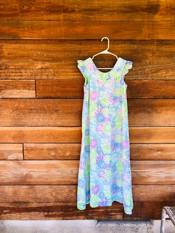 Vintage Hawaiian Muumuu / Casual Aire/ Lightweight