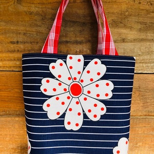 Vintage Daisy Tote: Reversible Palaka Handbag