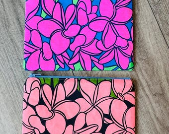 Plumeria Zipper Pouch: Hawaiiansk blommig sminkväska