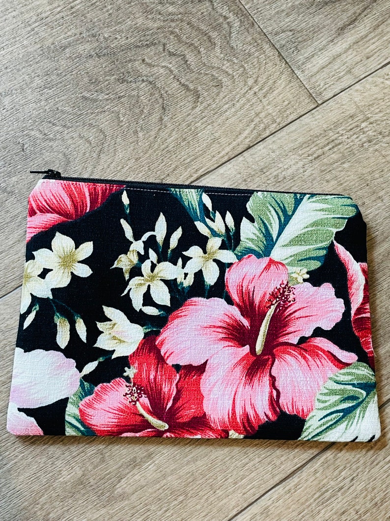 Hawaiian Barkcloth / Zipper Pouches / Hibiscus image 3