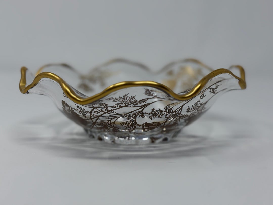 Vintage Scalloped, Ruffled Art Glass, Cambridge Glass Bowl With Gold ...