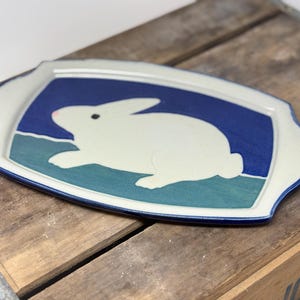 Plato de cerámica vintage con forma de conejo de Elch Studio Art