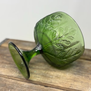 Bol de pedestal de cristal verde vintage con diseño de hojas de roble