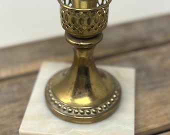 Candelabro antiguo de latón y mármol