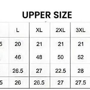 Puede incluir: Tabla de tallas para ropa con medidas en pulgadas para hombro, pecho, largo y manga. Las tallas van de la S a la 6XL.