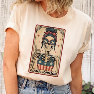 4 juillet personnalisé avec nom, t-shirt de carte de tarot patriotique, t-shirt effrayant du jour de l'indépendance, cadeau américain squelette, cadeau unique pour elle