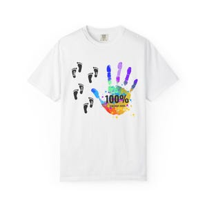 Personalisiertes T-Shirt für Papa und Kinder mit Hand- und Fußabdrücken, in die Sie die Namen der Kinder schreiben können, ein Geschenk zum Vatertag