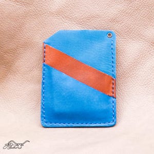 Monedero elegante Card-N-Cash azul con detalles marrones elaborado a mano por Jon B Leather