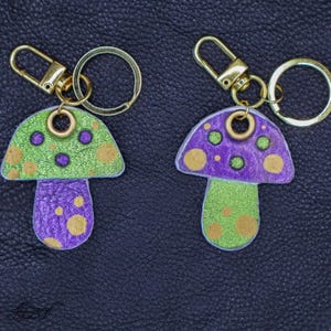 Pilz Schlüsselanhänger - Niedlicher Pilz Charm Schlüsselanhänger, Geschenk für Naturliebhaber & Fun Accessoire, Einzigartiger Fungi Schlüsselanhänger