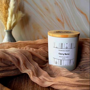 Cherry Merlot Candle Handgemachte mutige rote Kirsche Süßer Merlot Weinnoten Lang anhaltende Verbrennung Romantisches Geschenk Weinliebhaber Lieblingsgemütlicher Hausduft