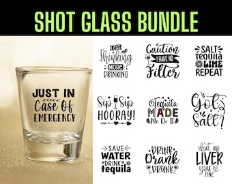 Könnte beinhalten: Ein Set mit 50 Designs für Shotgläser mit verschiedenen Sprüchen und Sprüchen zum Thema Tequila. Die Designs sind in schwarzem Text auf weißem Hintergrund. Die Designs beinhalten Sätze wie "Just in Case of Emergency", "Less Thinking More Drinking", "Caution I Have No Filter", "Salt Tequila Lime Repeat", "Sip Sip Hooray", "Tequila Made Me Do It", "Golz Sally", "Save Water Drink Tequila", "Drink Drank Drunk", und "Shut Up Liver You're Fine".