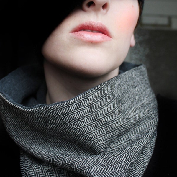 Scarf in Herringbone Tweed Cowl Neckwarmer