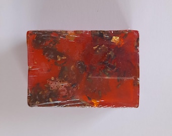 Ręcznie robione mydło z lawendą i pelargonią różaną ze złotymi liśćmi