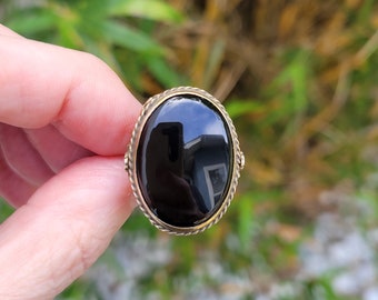 Antique Edwardian artisan bench made sterling silver black onyx statement ring with leaf and floral swags, size 5