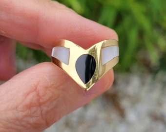 Vintage 1980s 14k gold black onyx mother of pearl inlay chevron statement ring, size 7